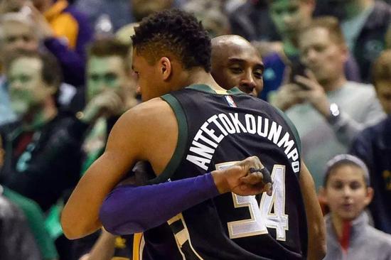 仅次于拉莫斯和魔笛，佩里西奇是欧冠打入点球第三年长的球员（佩里西奇位列欧冠点球进球年长榜第三，仅逊拉莫斯与莫德里奇）