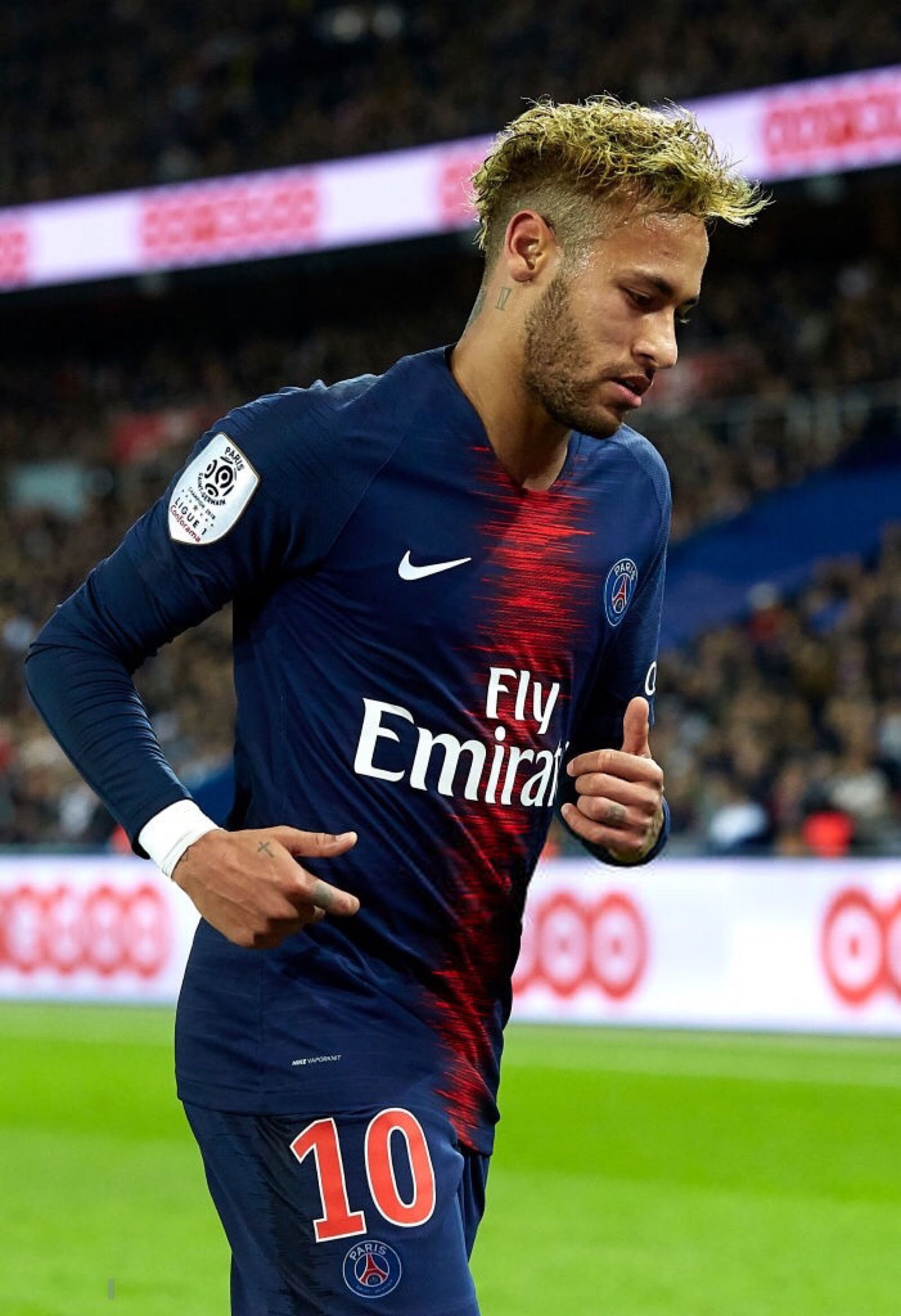 出战4场完成3场零封+两度扑点，迈尼昂当选米兰11月最佳球员（4战3零封两次扑点，迈尼昂荣膺米兰11月最佳）