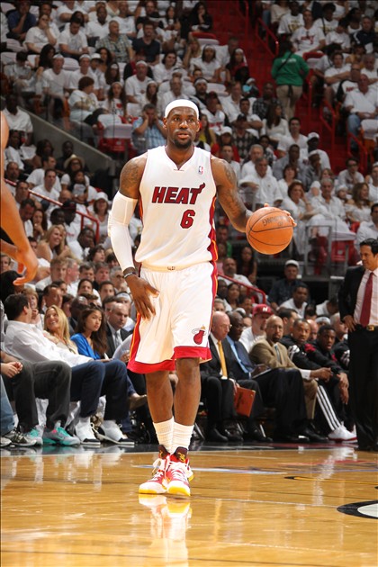 悬念回来了？爵士抢断科利尔反击上空篮9-0打停魔术 分差个位数（悬念重燃！科利尔抢断反击上篮带队9-0高潮，爵士打停魔术分差回到个位数）