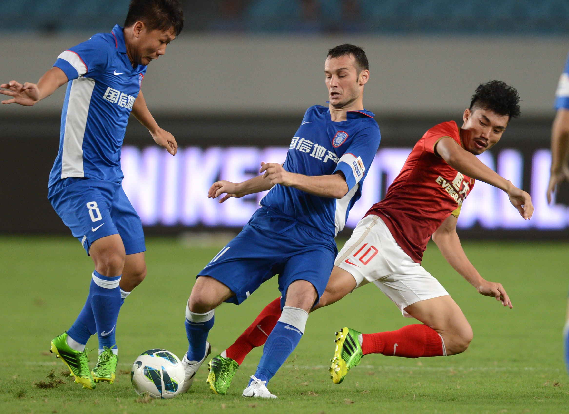 枪手名宿：阿森纳应该签下罗德里戈，他枯坐皇马替补席是浪费（阿森纳名宿建议签下罗德里戈：让他在皇马枯坐替补太浪费）