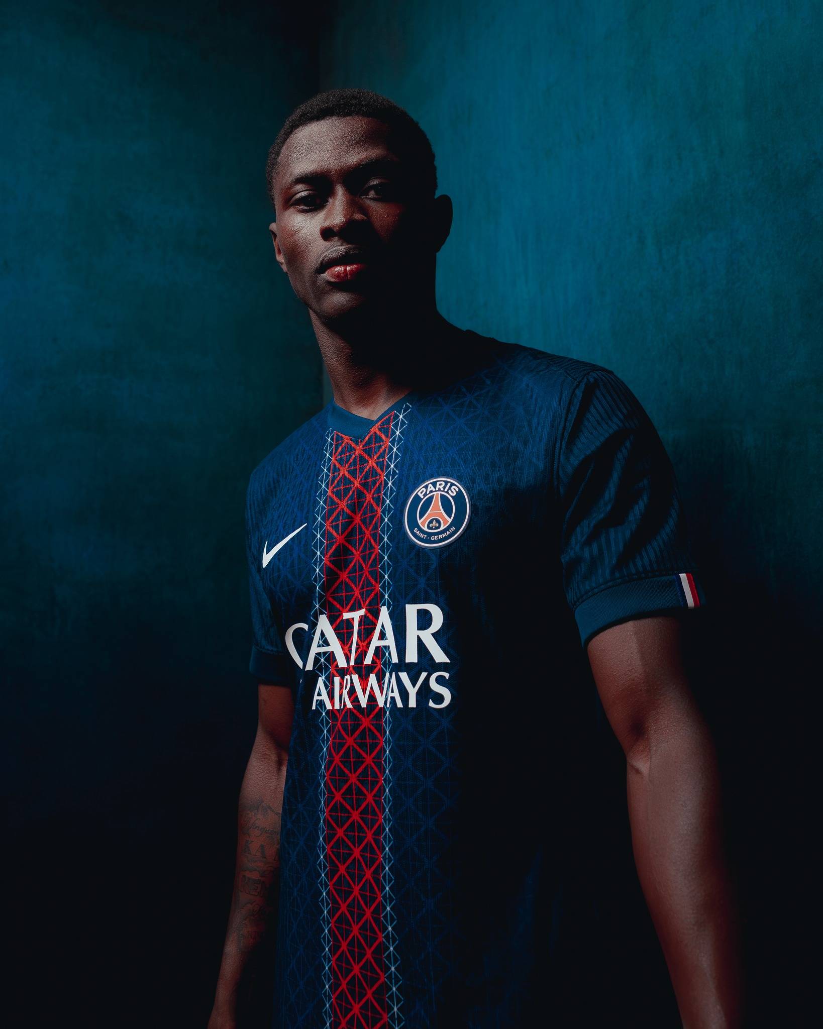 有前科！图雷上轮联赛蹬踏直红葬送好局，今日非洲杯遗憾飞点（曾有前科！图雷上轮联赛蹬踏直红断送优势，今夜非洲杯点球遗憾失手）