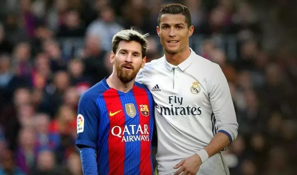 足球巴萨后防大将伤缺四周，主帅表情凝重（巴萨后防核心伤停四周，主帅神情严峻）