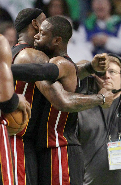 英超：利物浦主场4-0大胜埃弗顿（英超战报：利物浦主场4-0完胜埃弗顿）