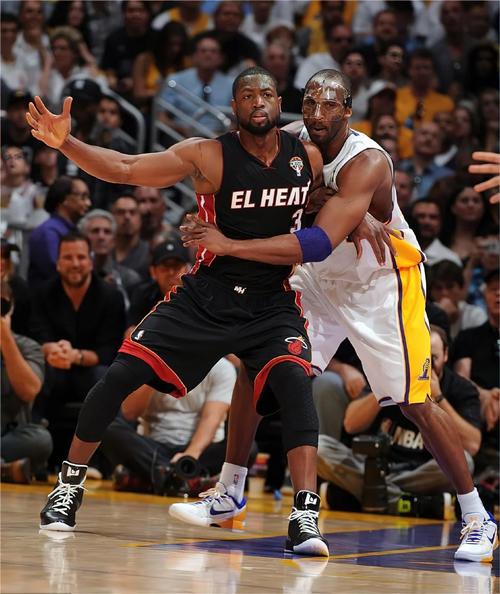 早报：皇马2-1阿拉维斯；曼城3-0水晶宫（今晨战报：皇马2-1阿拉维斯，曼城3-0水晶宫）