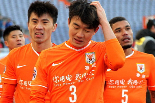 女足留洋球员沈梦露恢复场地训练，此前她因重伤缺阵9个月（缺阵9个月后，女足留洋球员沈梦露重返场地训练）