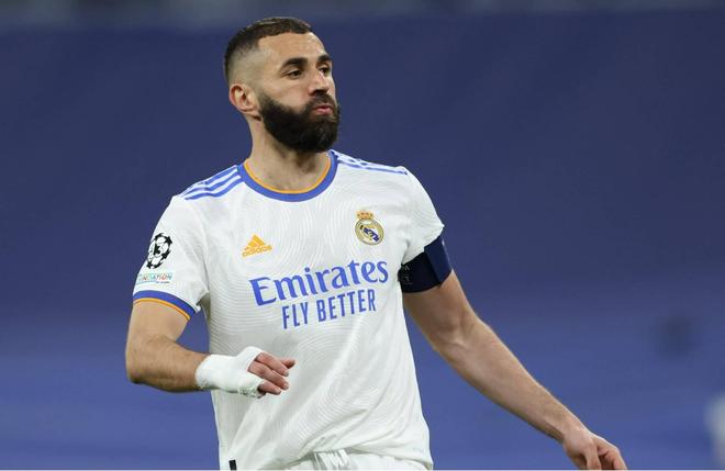 高效输出！祖巴茨半场7中6拿到14分4板1断1帽（祖巴茨半场高效7投6中，砍下14分4篮板1抢断1盖帽）