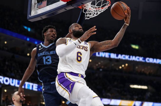 从加马童工到英超银靴：伊戈尔·蒂亚戈，用八粒进球丈量5500英里的苦难与荣耀（八球跨越5500英里：伊戈尔·蒂亚戈从加马童工到英超银靴的苦难与荣光）