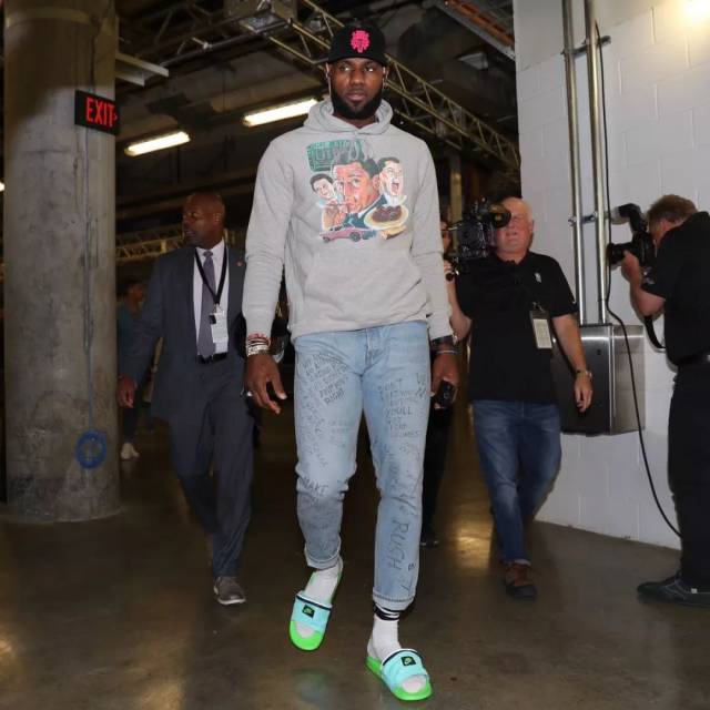 阿根廷足协主席：我希望斯卡洛尼及其教练组续约到2030年（阿根廷足协主席盼与斯卡洛尼及教练组续约至2030年）